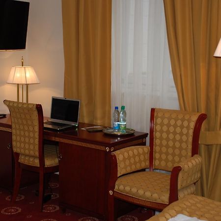 Hotel Holiday Park Varşovia Cameră foto