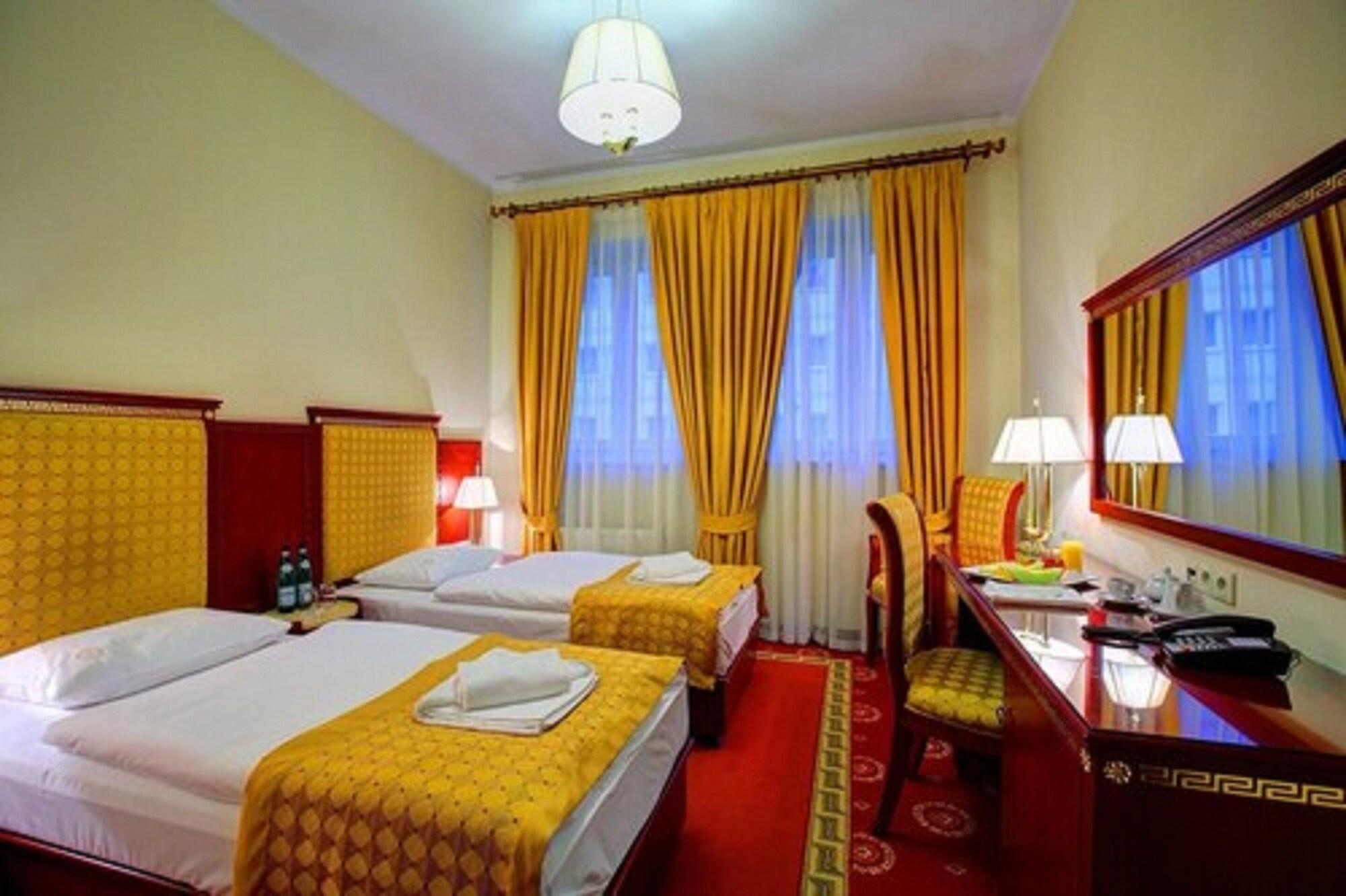 Hotel Holiday Park Varşovia Exterior foto