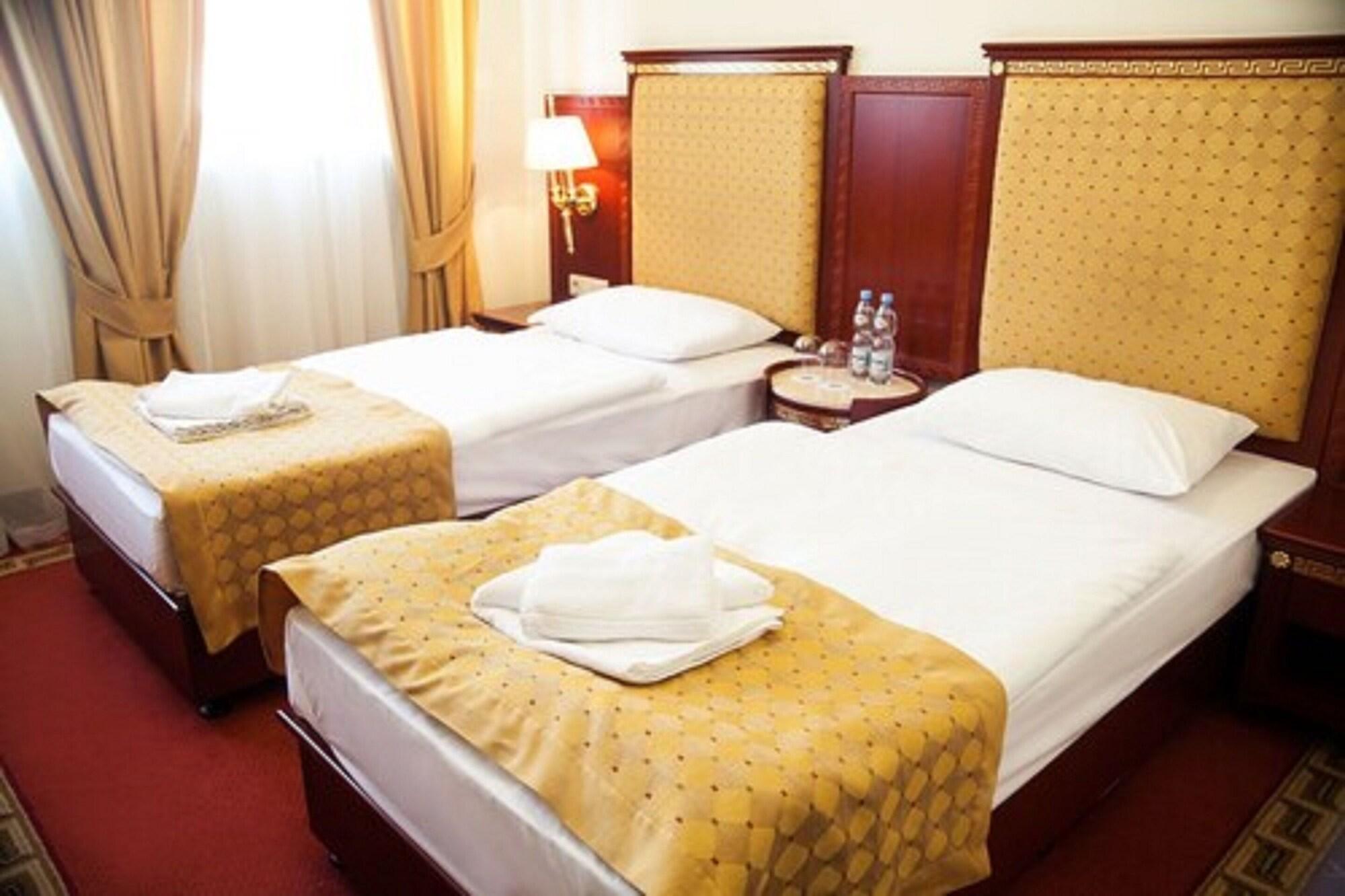 Hotel Holiday Park Varşovia Exterior foto