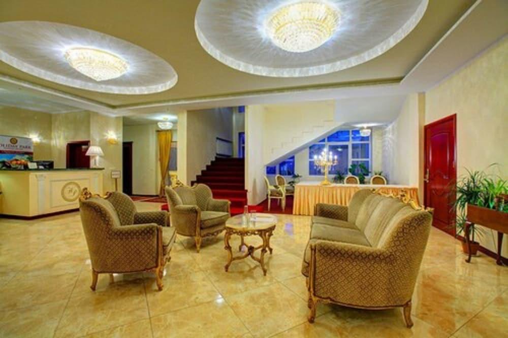Hotel Holiday Park Varşovia Exterior foto