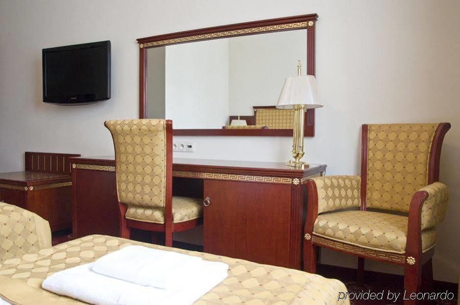 Hotel Holiday Park Varşovia Cameră foto