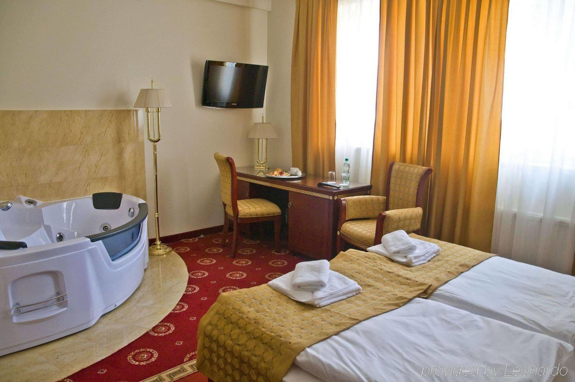 Hotel Holiday Park Varşovia Cameră foto